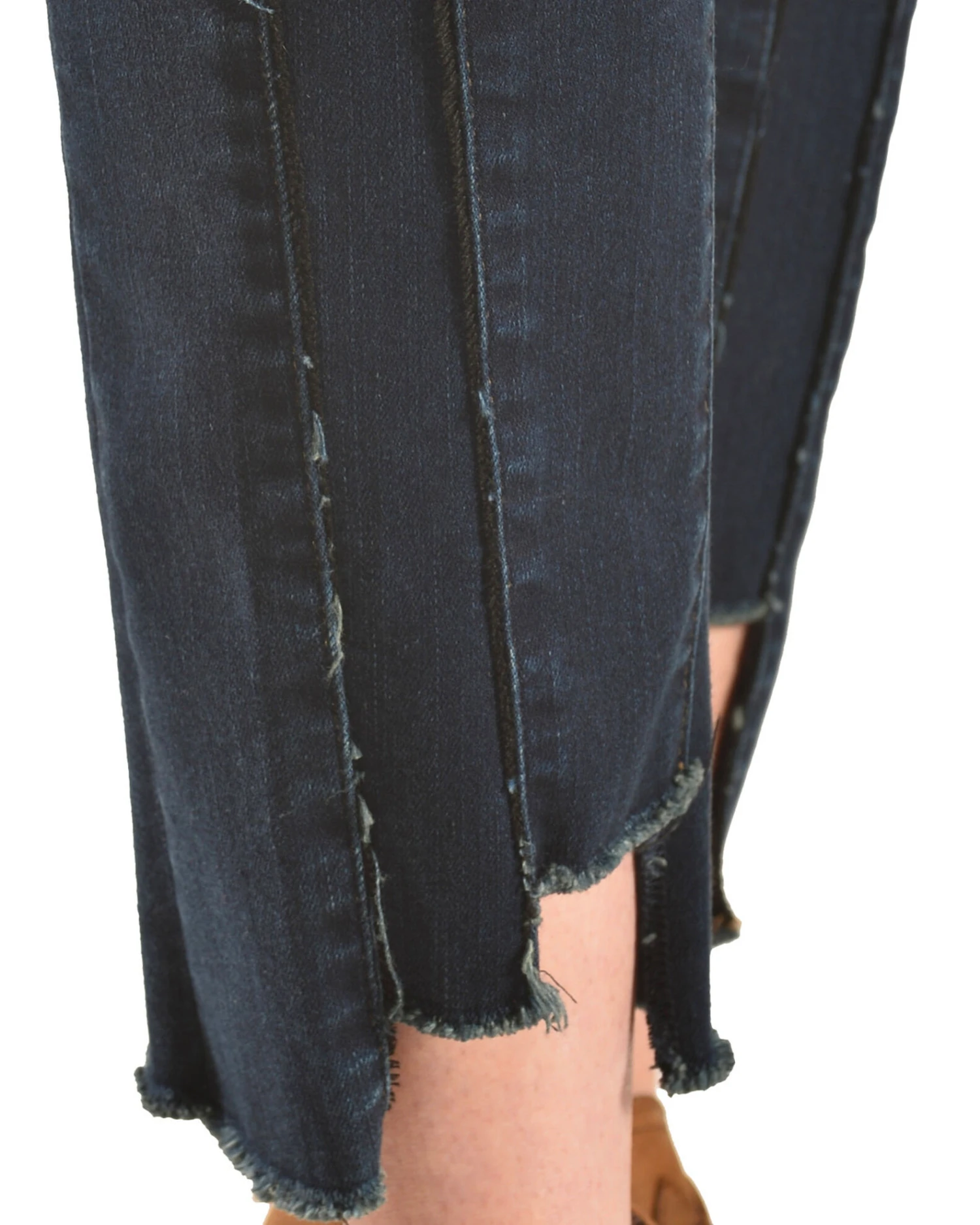 Tractr Women's Front Fray Panel Step Hem Jeans - Image 4