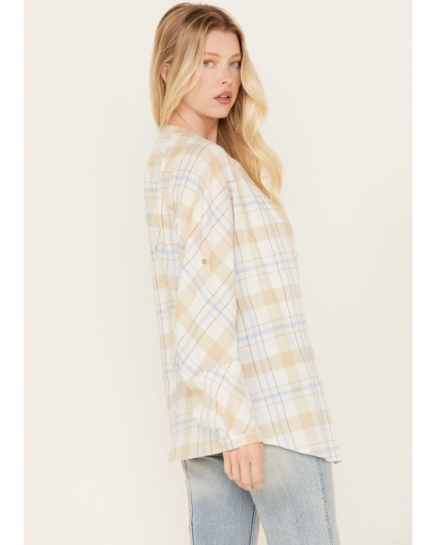 Cleo + Wolf Women's Oversized Plaid Print Button Up - Image 4