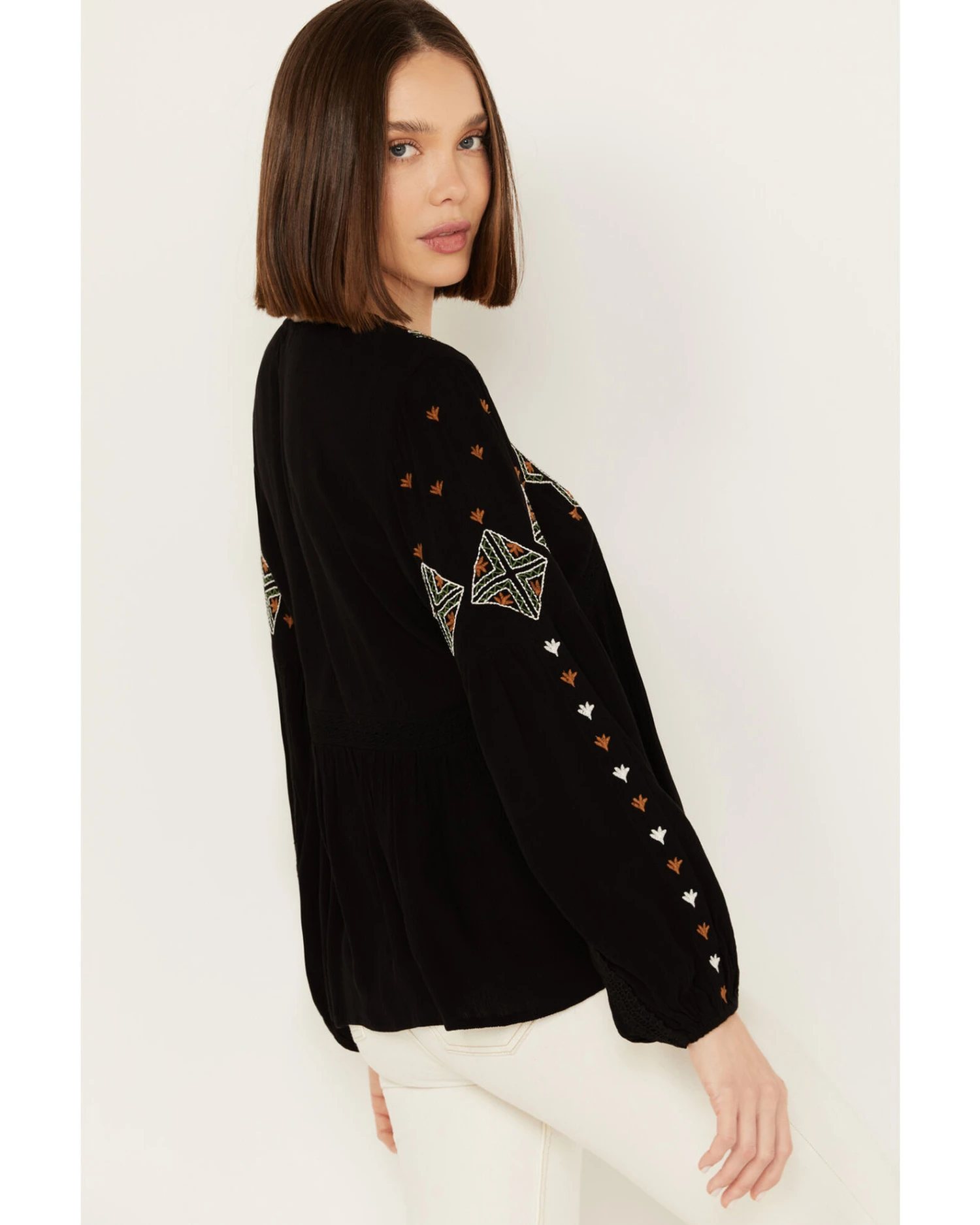 Shyanne Women's Embroidered Boho Top - Image 2